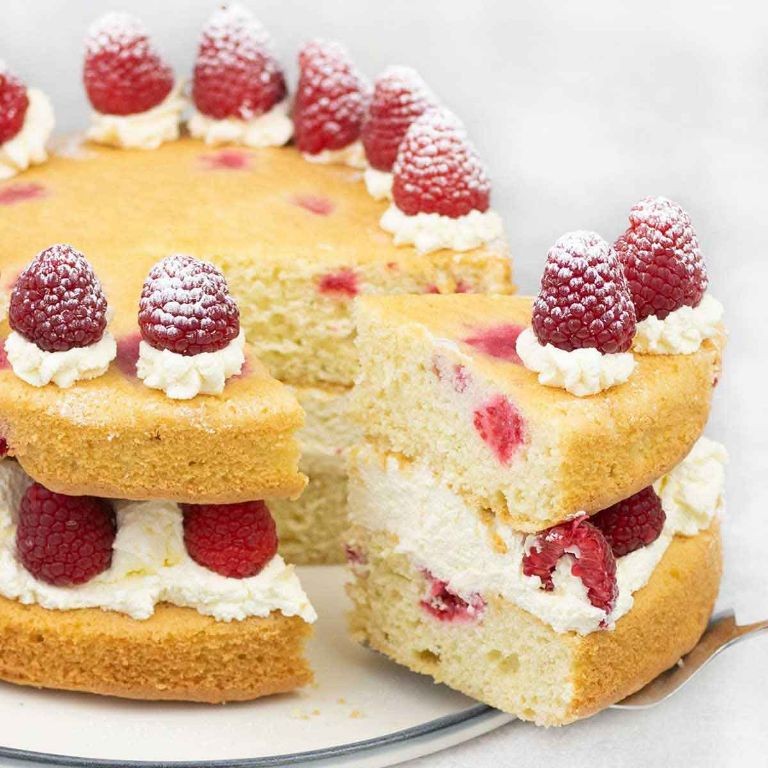Raspberry and Cream Sponge Cake