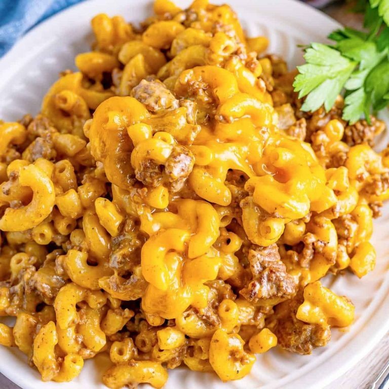 Slow Cooker Hamburger Mac and Cheese