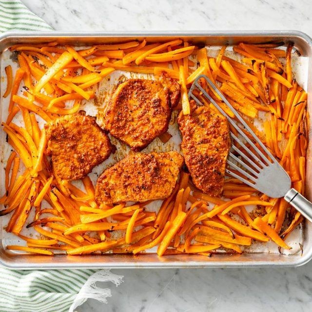 Smoked Paprika Pork Chops with Roasted Carrots