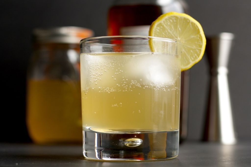 Spiced Rum Ginger Lime Fizz