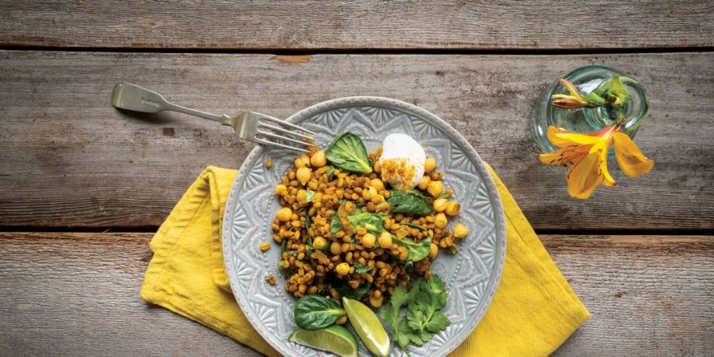 Spicy Barley and Chickpea Curry