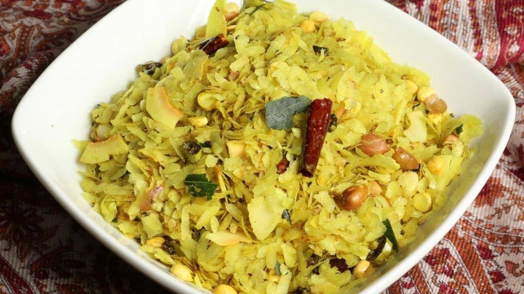 Spicy Poha Chivda for Snacking