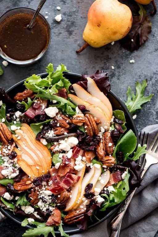 Spinach, Bacon, and Pear Salad with Walnuts and Gorgonzola