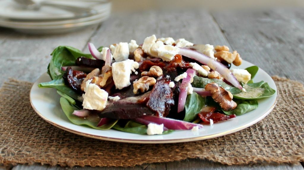 Spinach Salad with Bacon, Goat Cheese, and Roasted Beets