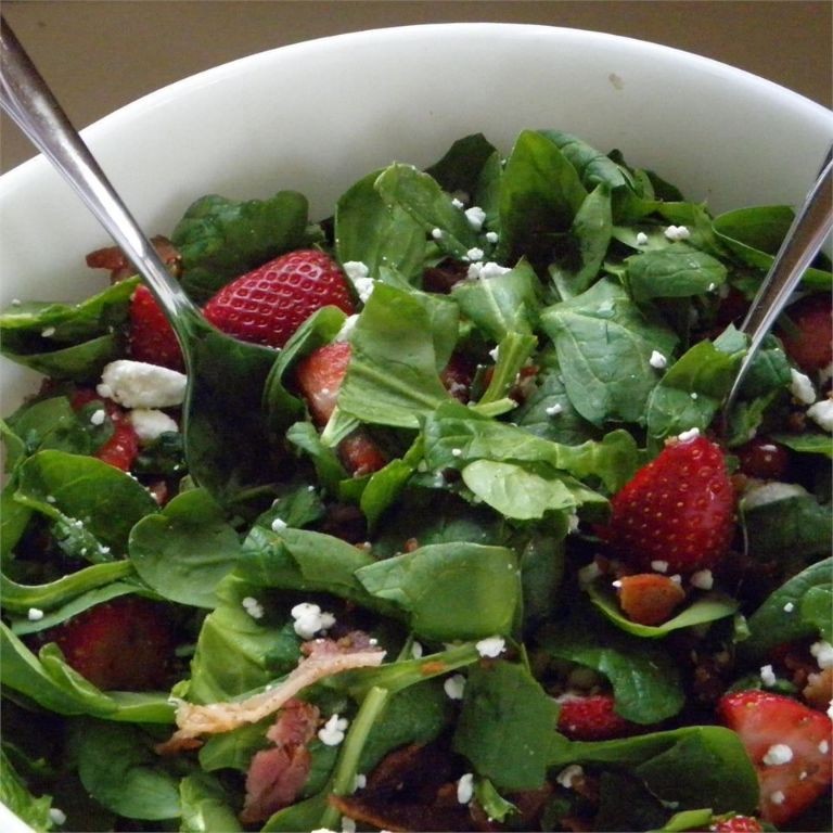 Spinach and Bacon Salad with Raspberry Vinaigrette