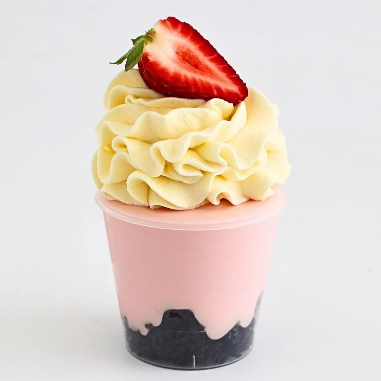 Strawberry Cheesecake Jello Cups