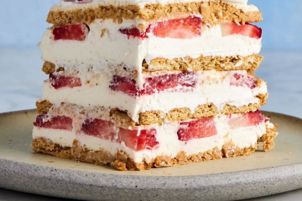 Strawberry Pie Filling Icebox Cake