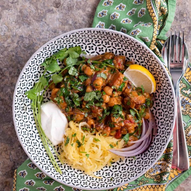 Tempeh Curry with Chickpeas and Spinach