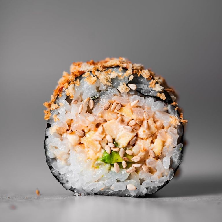 Tempeh Sushi Rolls with Spicy Mayo