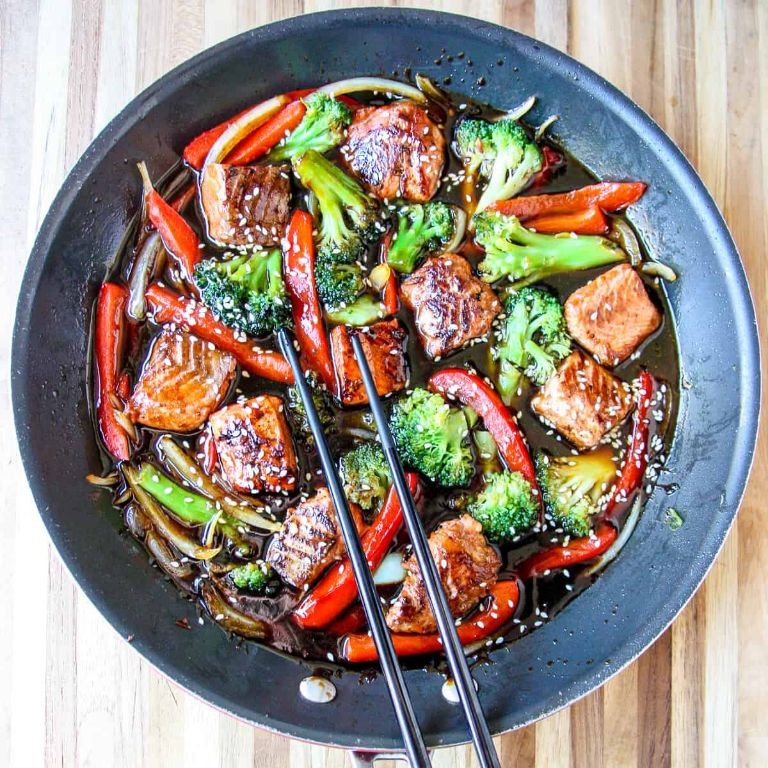 Teriyaki Crispy Salmon with Stir-Fried Vegetables