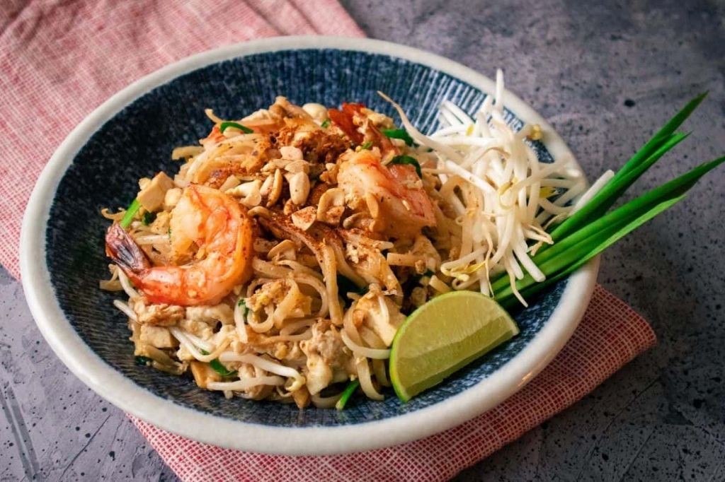 Thai Shrimp Pad Thai with Tamarind Sauce