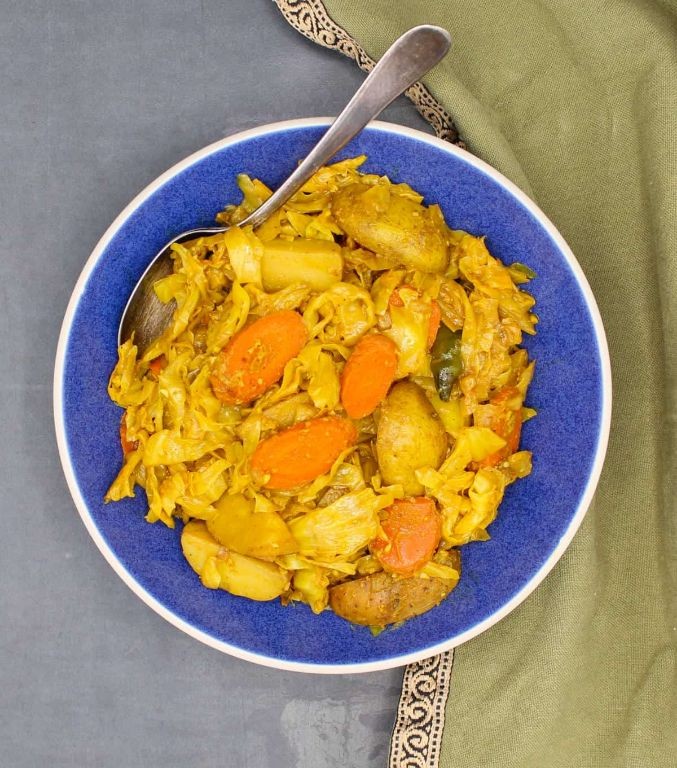 Tikil Gomen (Ethiopian Cabbage and Carrot Stir-Fry)