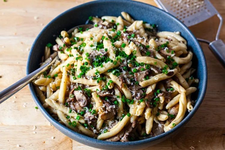 White Balsamic Mushroom and Thyme Pasta