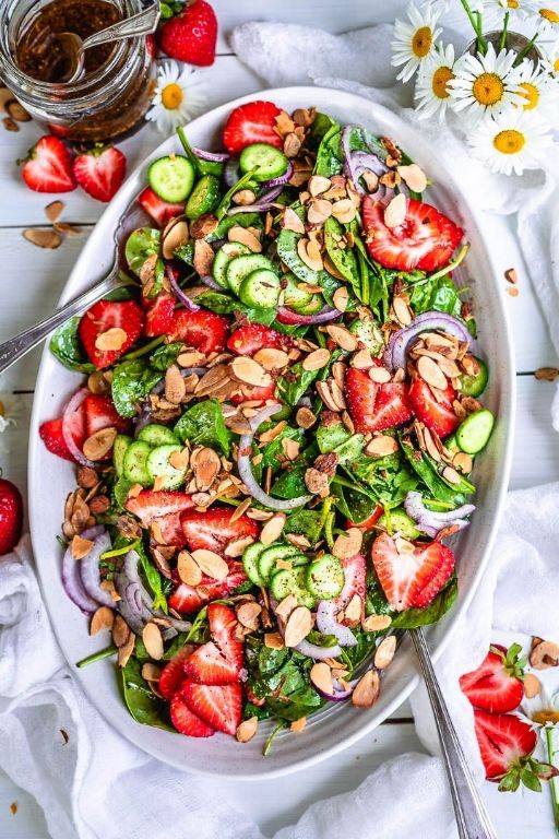 White Balsamic Strawberry Spinach Salad