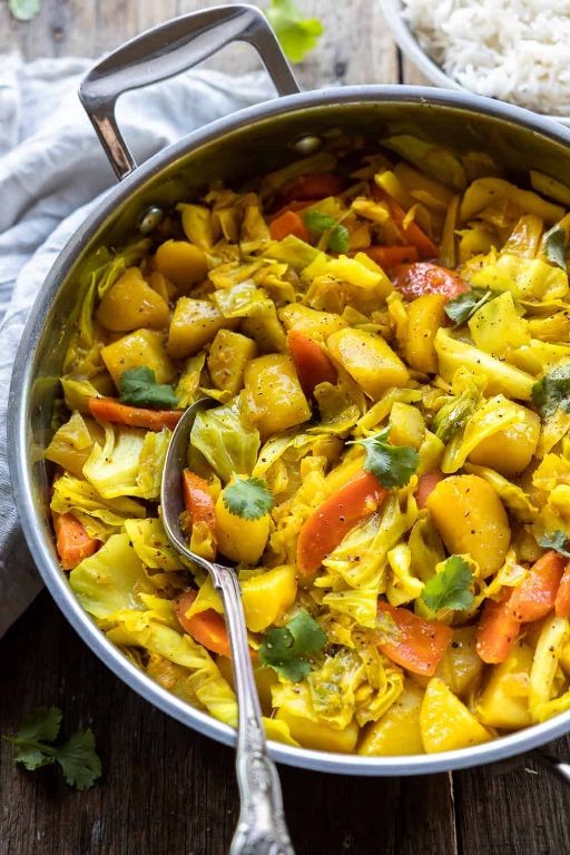 Ye’tikil Gomen Fitfit (Cabbage and Injera Salad)