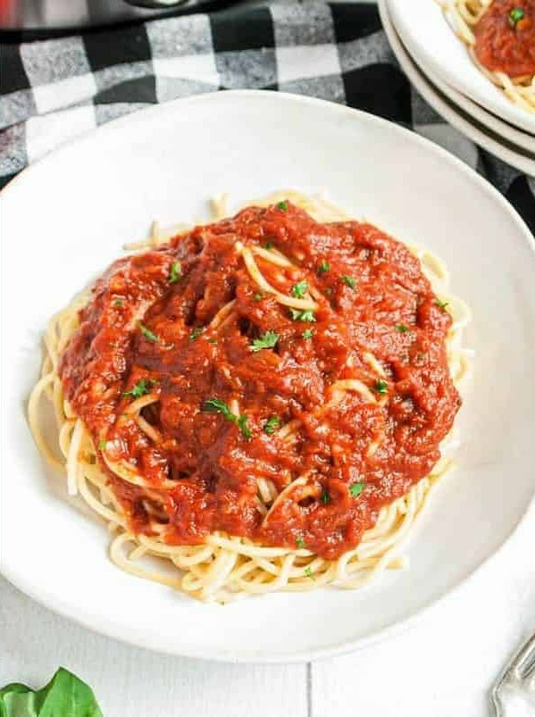 Slow Cooker Spaghetti Sauce with Garlic Knots