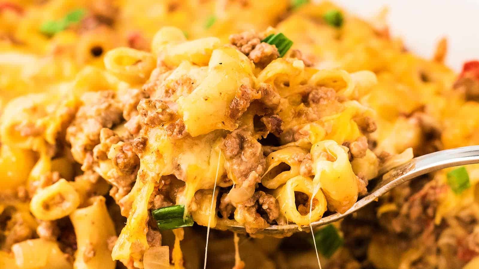 Easy Cheesy Hamburger Casserole