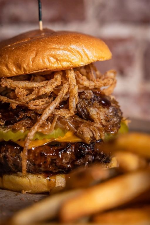 B&W Burgers, Buns & Brews