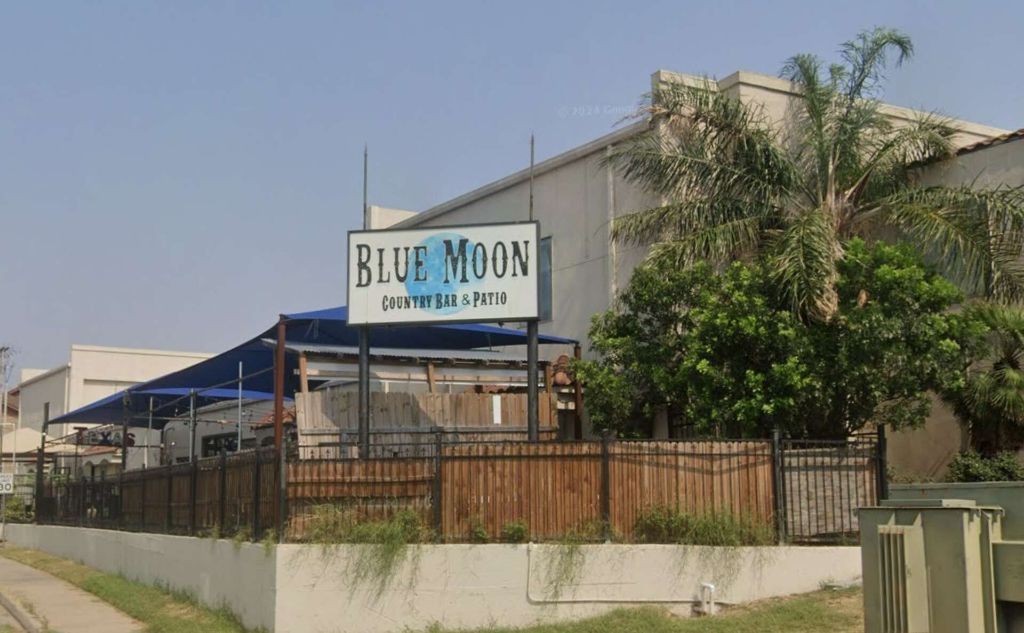 Blue Moon Country Bar & Patio