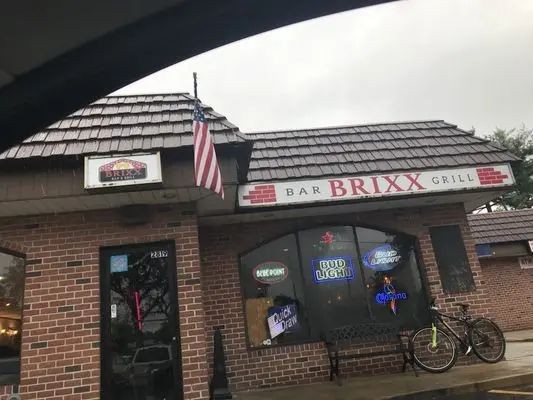 Brixx Bar and Grill