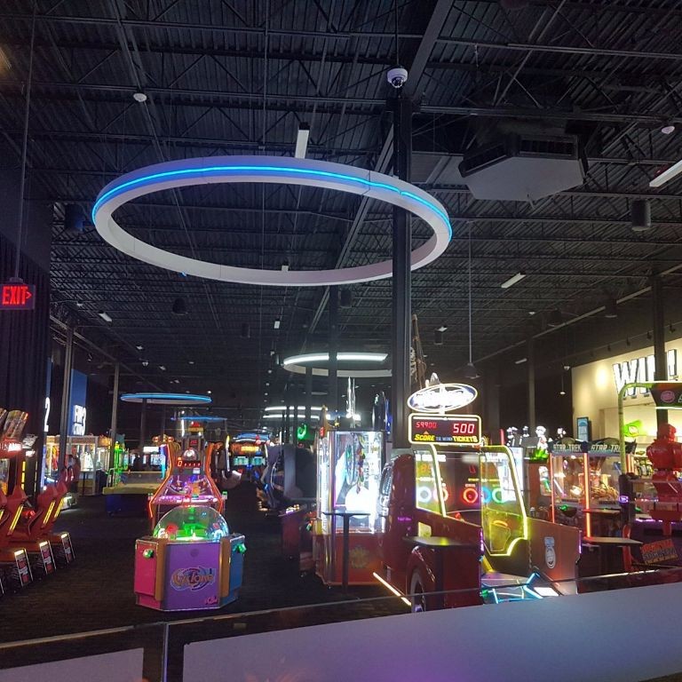 Dave & Buster