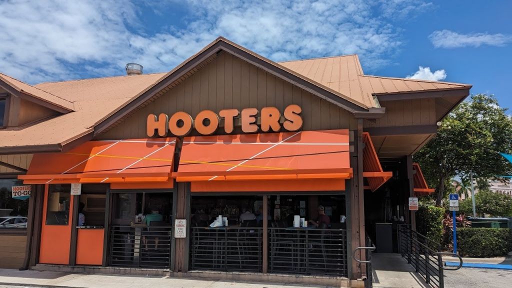 Hooters