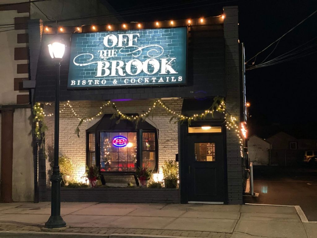 Off The Brook | Bistro & Cocktails