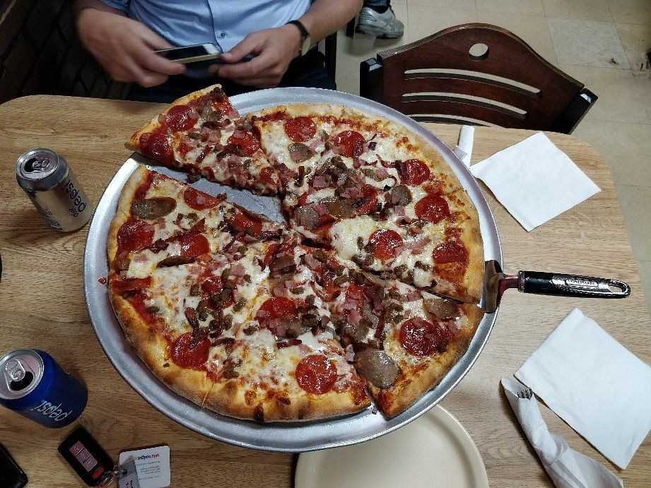 Pinos Pizza