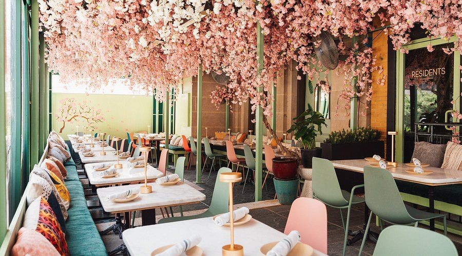 Residents Cafe & Bar