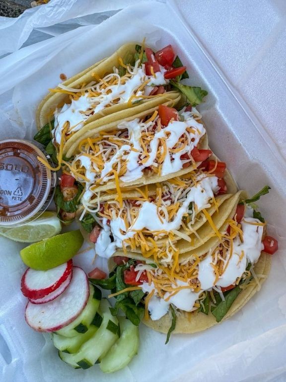 Tacos los mexicanos food truck